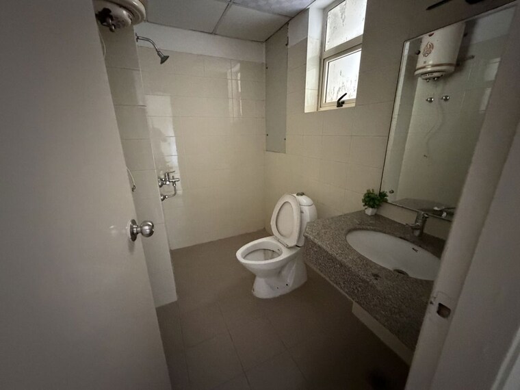 Bathroom, vatika-gurgaon-21 3.5 Bedroom 1750 Sq.Ft. Apartment In Sector 83 Gurgaon 10563972