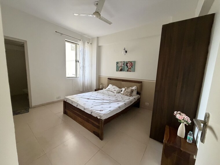 Bedroom, vatika-gurgaon-21 3.5 Bedroom 1750 Sq.Ft. Apartment In Sector 83 Gurgaon 10563972