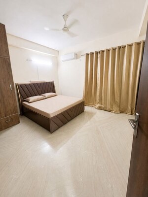 Bedroom in 2 BHK Builder Floor at Sector 40 – for Rent