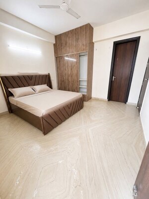 Bedroom in 2 BHK Builder Floor at Sector 40 – for Rent