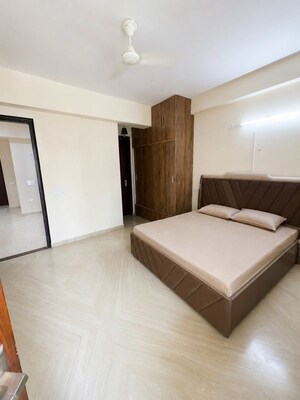 Bedroom in 2 BHK Builder Floor at Sector 40 – for Rent