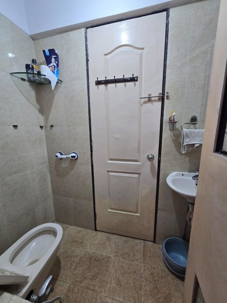 Bathroom, swaraj-planet 2 Bedroom 1020 Sq.Ft. Apartment In Kopar Khairane Navi Mumbai 10564102
