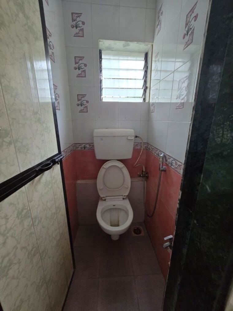 Bathroom, kopar khairane sector 22 1 Bedroom 620 Sq.Ft. Apartment In Kopar Khairane Sector 22 Navi Mumbai 10564126