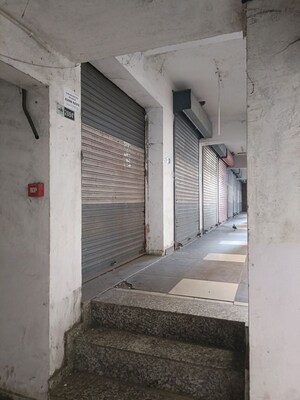  Shop For Sale in Dindoli