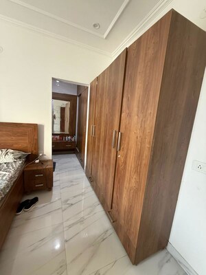 Furnished Amenities in 3 BHK Builder Floor at Sector 52 – for Rent