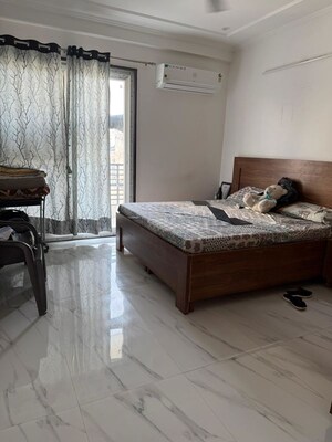 Living Room in 3 BHK Builder Floor at Sector 52 – for Rent