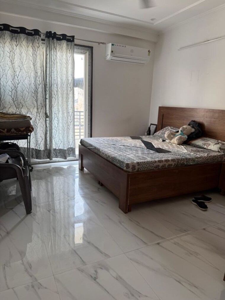 Living Room, sector 52 3 Bedroom 2000 Sq.Ft. Builder Floor In Sector 52 Gurgaon 10564182