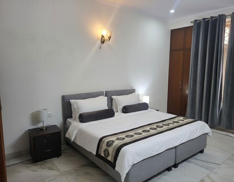 Bedroom, dlf phase ii 3 Bedroom 2500 Sq.Ft. Builder Floor In Dlf Phase ii Gurgaon 10564181