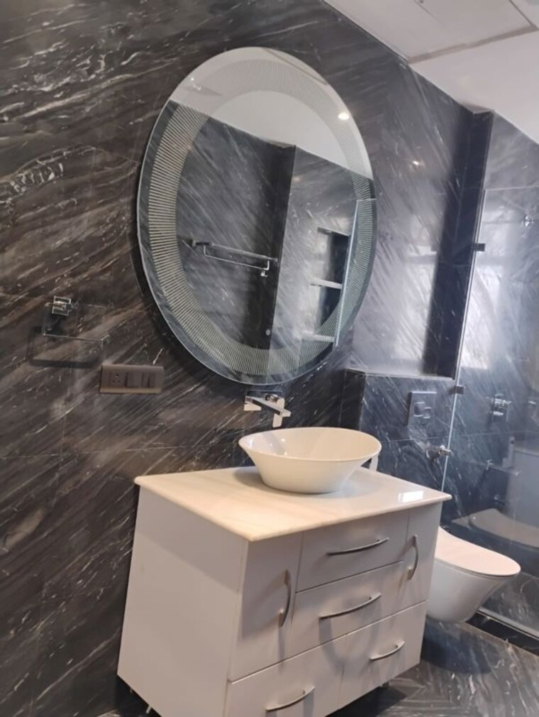 Team Area, dlf phase ii 3 Bedroom 2500 Sq.Ft. Builder Floor In Dlf Phase ii Gurgaon 10564181