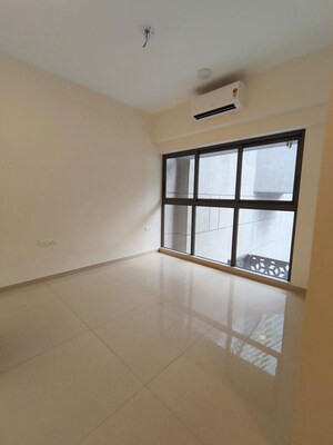 2 BHK Apartment For Rent in Lodha Vista, Lower Parel