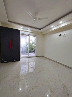 Room in 3 BHK Apartment at ILD Greens, Sector 37c – for Sale