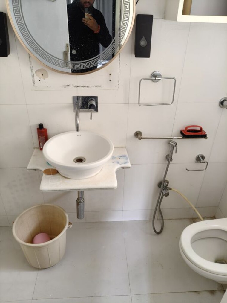 Bathroom, kamal-kunj-chs-vile-parle 2 Bedroom 950 Sq.Ft. Apartment In Vile Parle East Mumbai 10564332