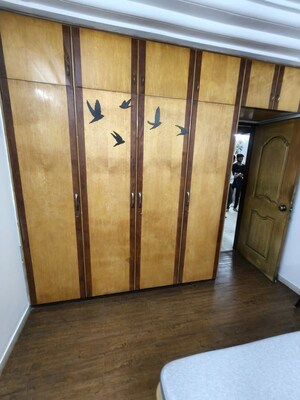 Furnished Amenities in 2 BHK Apartment at Everest Cleopatra, Vile Parle East – for Rent