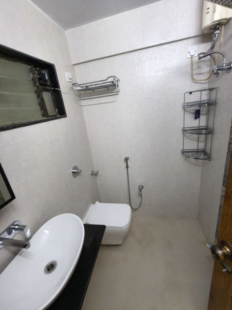 Bathroom, everest-cleopatra 2 Bedroom 1000 Sq.Ft. Apartment In Vile Parle East Mumbai 10564350