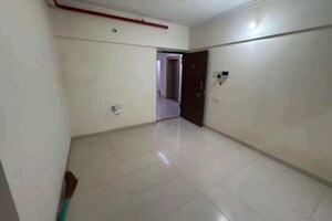 Room in 1 BHK Apartment at Raunak Residency Thane, Pokhran Road No One – for Rent