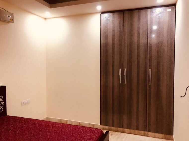 Bedroom, malviya nagar 3.5 Bedroom 250 Sq.Yd. Builder Floor In Malviya Nagar Delhi 10564367