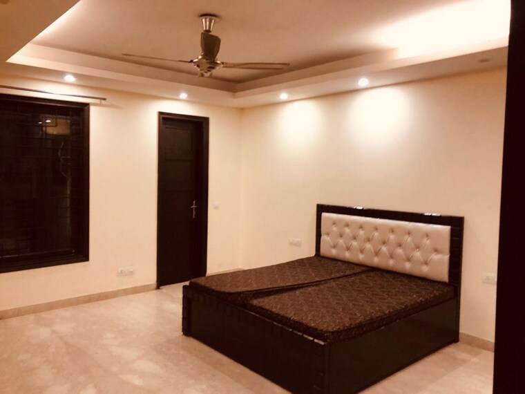 Bedroom, malviya nagar 3.5 Bedroom 250 Sq.Yd. Builder Floor In Malviya Nagar Delhi 10564367