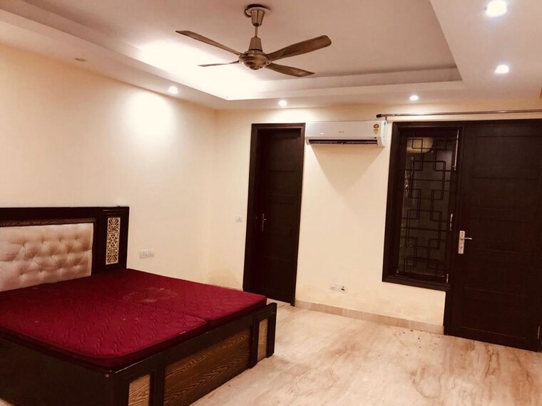 Bedroom, malviya nagar 3.5 Bedroom 250 Sq.Yd. Builder Floor In Malviya Nagar Delhi 10564367