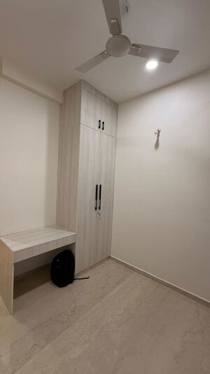 Room in 3 BHK Apartment at Adani Ten BKC, Bandra East – for Rent