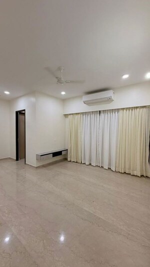Room in 3 BHK Apartment at Adani Ten BKC, Bandra East – for Rent