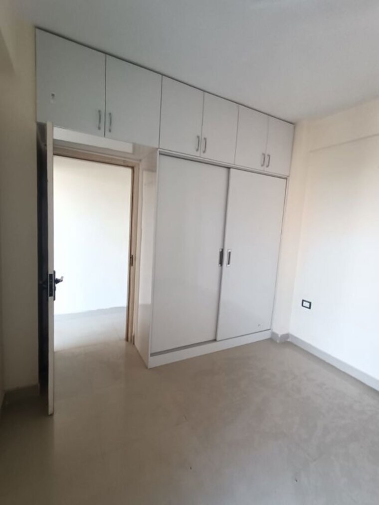 Room, sector 108 3 Bedroom 750 Sq.Ft. Apartment In Sector 108 Gurgaon 10560592