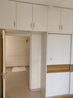 Furnished Amenities in 2 BHK Apartment at Shree Vardhman Mantra, Sector 67 – for Rent