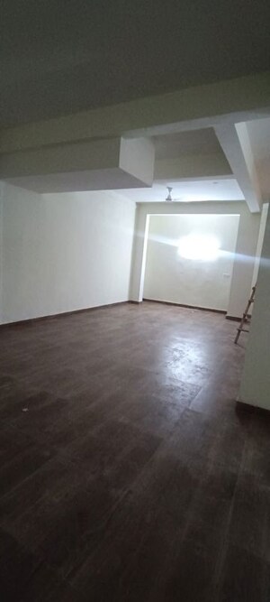 Room in 3 BHK Builder Floor at BPTP Amstoria, Sector 102 – for Sale