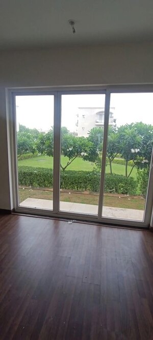 Swimming Pool in 3 BHK Builder Floor at BPTP Amstoria, Sector 102 – for Sale