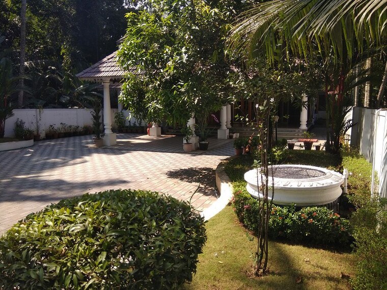 Garden, nettoor 4 Bedroom 4500 Sq.Ft. Independent House In Nettoor Kochi 10564452