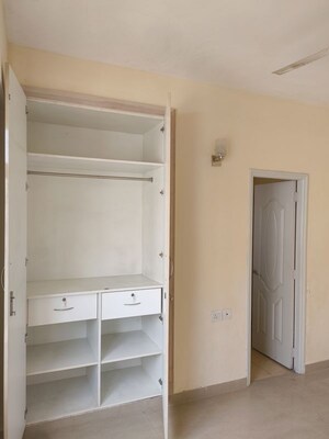Furnished Amenities in 2 BHK Apartment at Shree Vardhman Mantra, Sector 67 – for Rent