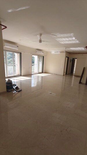 Parking in 4 BHK Apartment at Mahavir Square, Manpada – for Rent