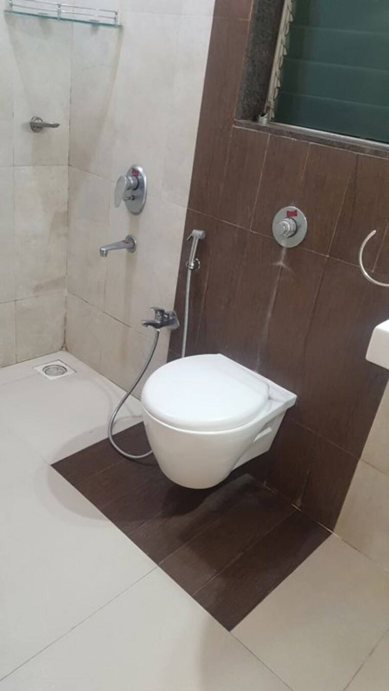 Bathroom, sundew-swastik-park-bhandup-west 2 Bedroom 850 Sq.Ft. Apartment In Bhandup West Mumbai 10564476