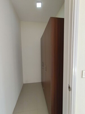 Room in 3.5 BHK Apartment at LnT Crescent Bay T5, Parel – for Rent
