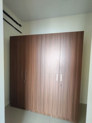 Room in 3.5 BHK Apartment at LnT Crescent Bay T5, Parel – for Rent
