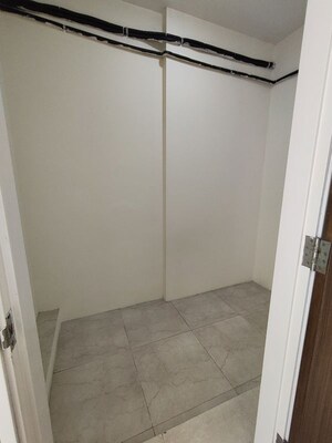 Room in 3.5 BHK Apartment at LnT Crescent Bay T5, Parel – for Rent