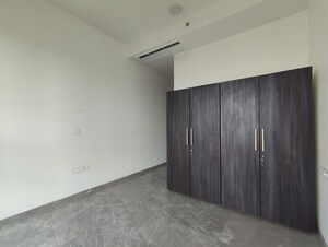 Room in 3 BHK Apartment at Prestige Jasdan Classic, Mahalaxmi – for Rent