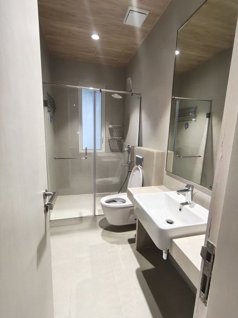 Bathroom, indiabulls-sky-forest 3 Bedroom 2500 Sq.Ft. Apartment In Lower Parel Mumbai 10564524