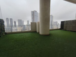 Room in 3 BHK Apartment at Indiabulls Sky Forest, Lower Parel – for Rent