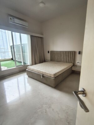 Room in 3 BHK Apartment at Indiabulls Sky Forest, Lower Parel – for Rent
