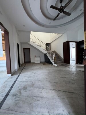 3 BHK Independent House For Rent in Chattarpur