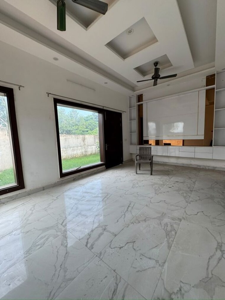 Room, chattarpur 3 Bedroom 4000 Sq.Ft. Independent House In Chattarpur Delhi 10564551