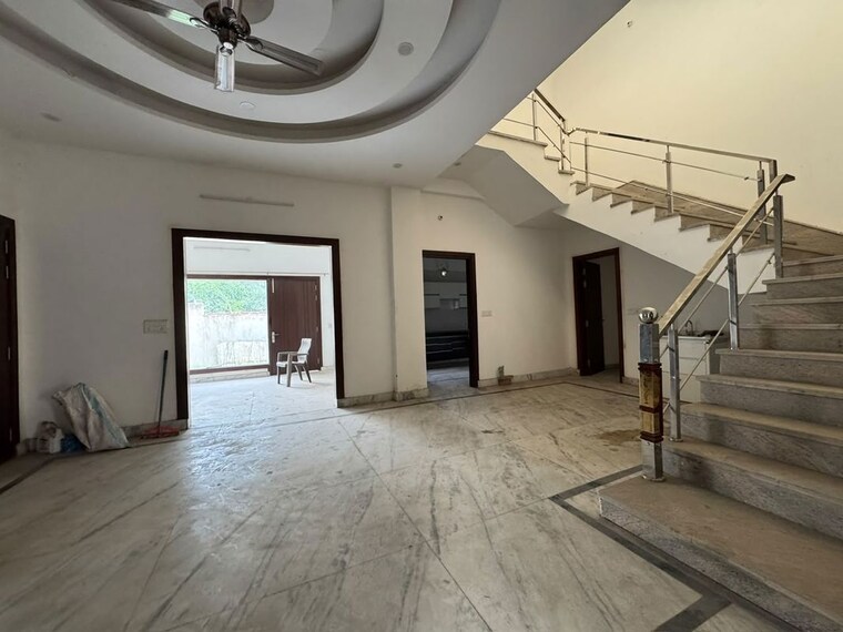 undefined, chattarpur 3 Bedroom 4000 Sq.Ft. Independent House In Chattarpur Delhi 10564551