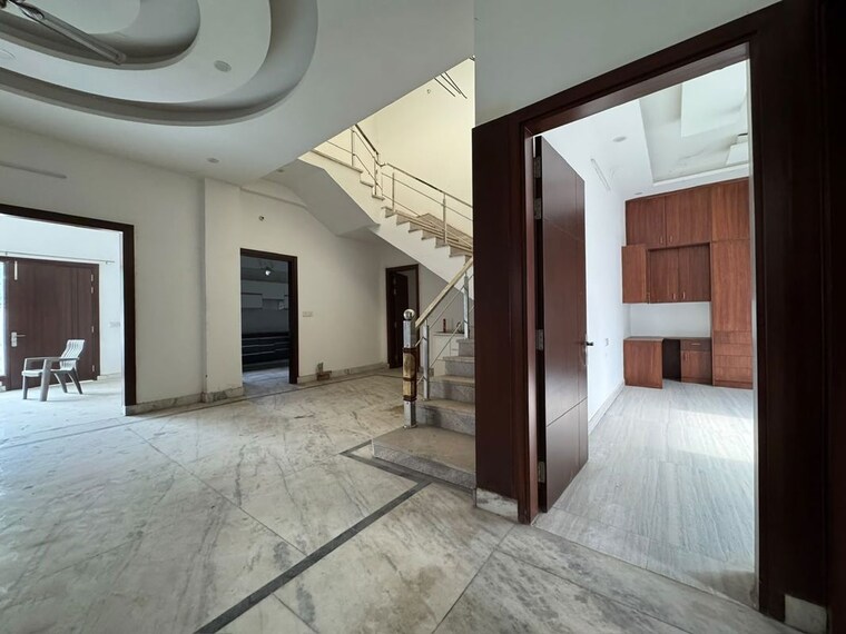 undefined, chattarpur 3 Bedroom 4000 Sq.Ft. Independent House In Chattarpur Delhi 10564551