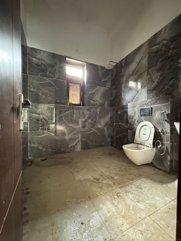 Parking, chattarpur 3 Bedroom 4000 Sq.Ft. Independent House In Chattarpur Delhi 10564551
