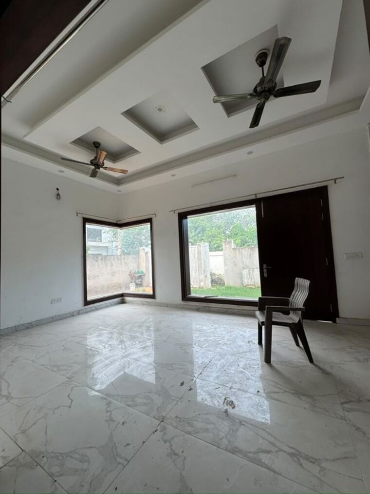 Room, chattarpur 3 Bedroom 4000 Sq.Ft. Independent House In Chattarpur Delhi 10564551