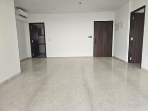 Room in 5 BHK Apartment at Rustomjee Crown, Prabhadevi – for Rent