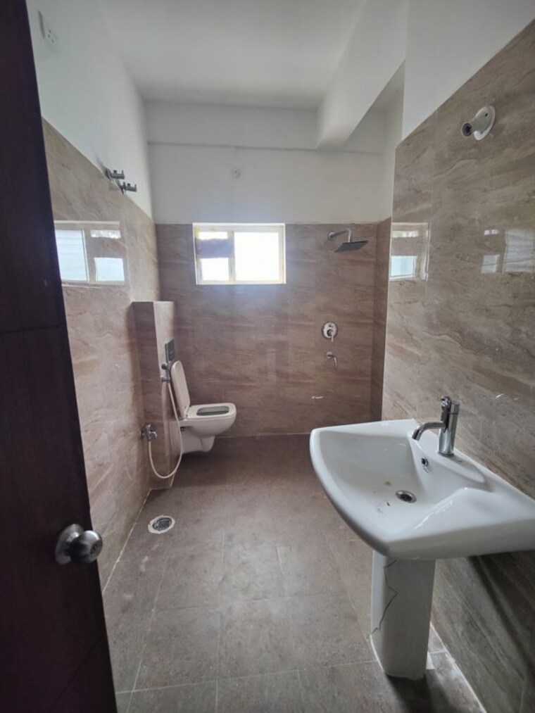 Bathroom, sankalp-homes-lifestyle-villas 4 Bedroom 2913 Sq.Ft. Villa In Tellapur Hyderabad 10564549