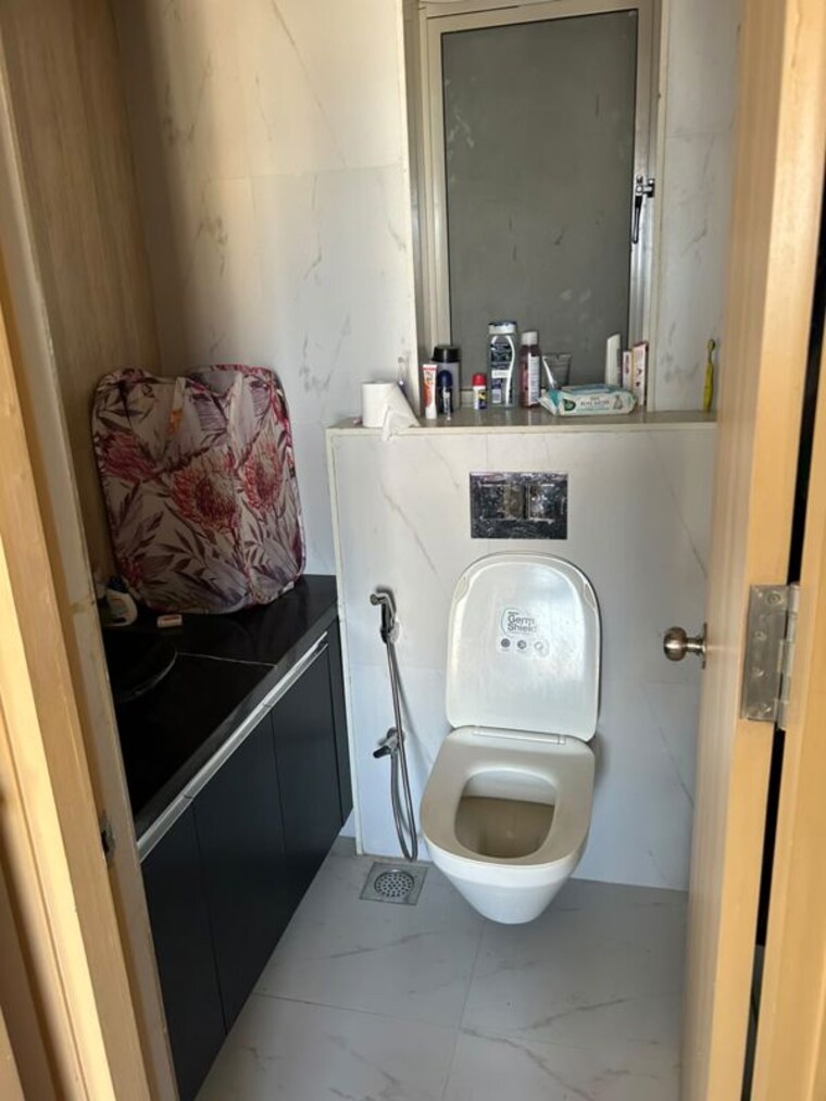 Bathroom, lodha-bel-air 2.5 Bedroom 820 Sq.Ft. Apartment In Jogeshwari West Mumbai 10564588
