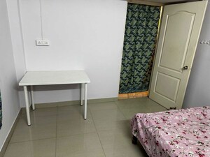 Room in 3 BHK Apartment at Gauthami Green Blossoms, Kokapet – for Rent
