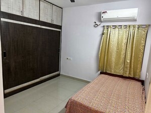 Room in 3 BHK Apartment at Gauthami Green Blossoms, Kokapet – for Rent